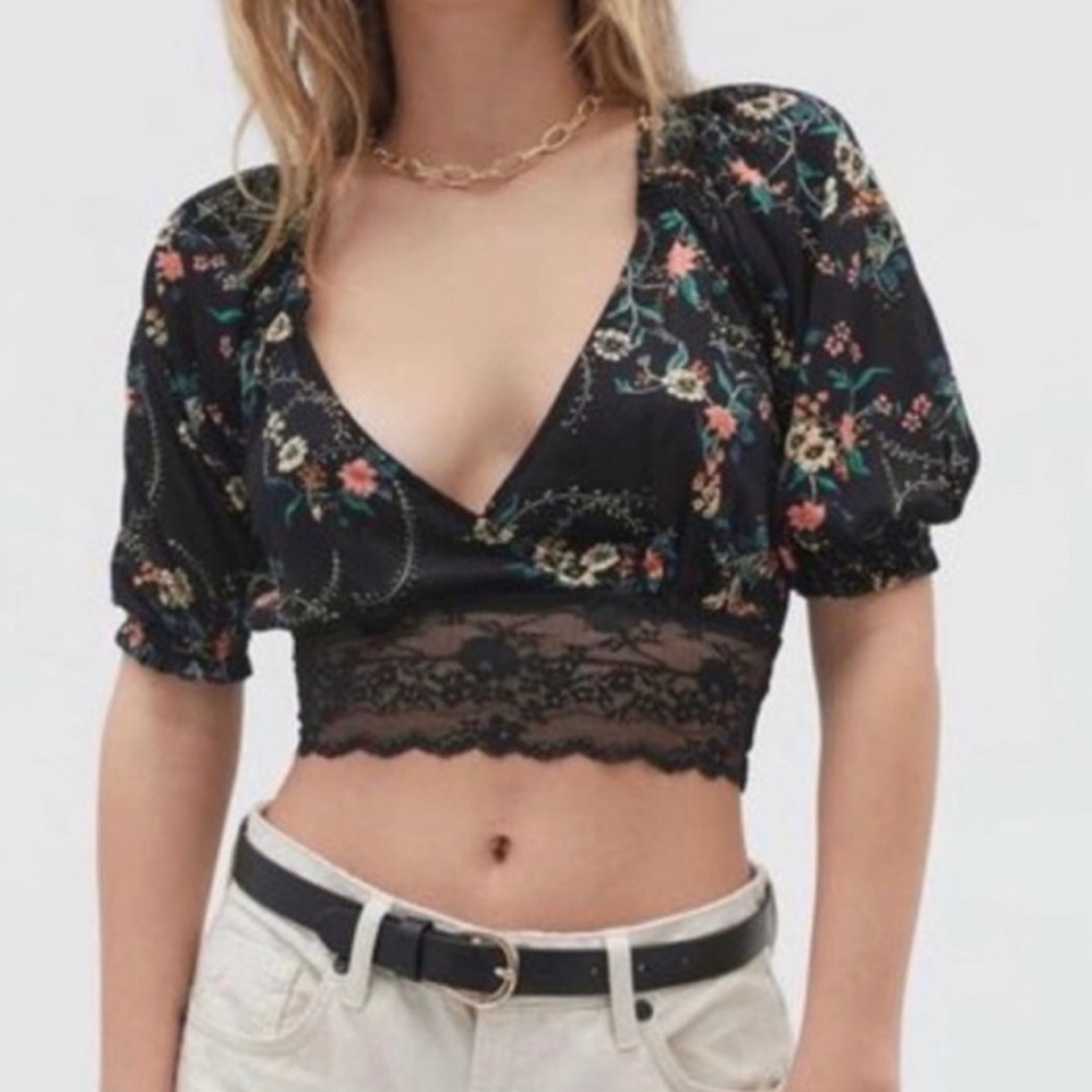 Urban Outfitters Black Floral Print Lace Trim Puff Sleeve Crop Top